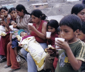 FMI: Perú reduce la pobreza